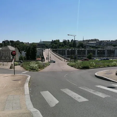Proche Gare Et Centre-ville De Emplacement Ideal * פואטייה