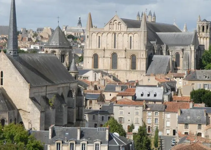 Proche Gare Et Centre-ville De Emplacement Idéal * Poitiers